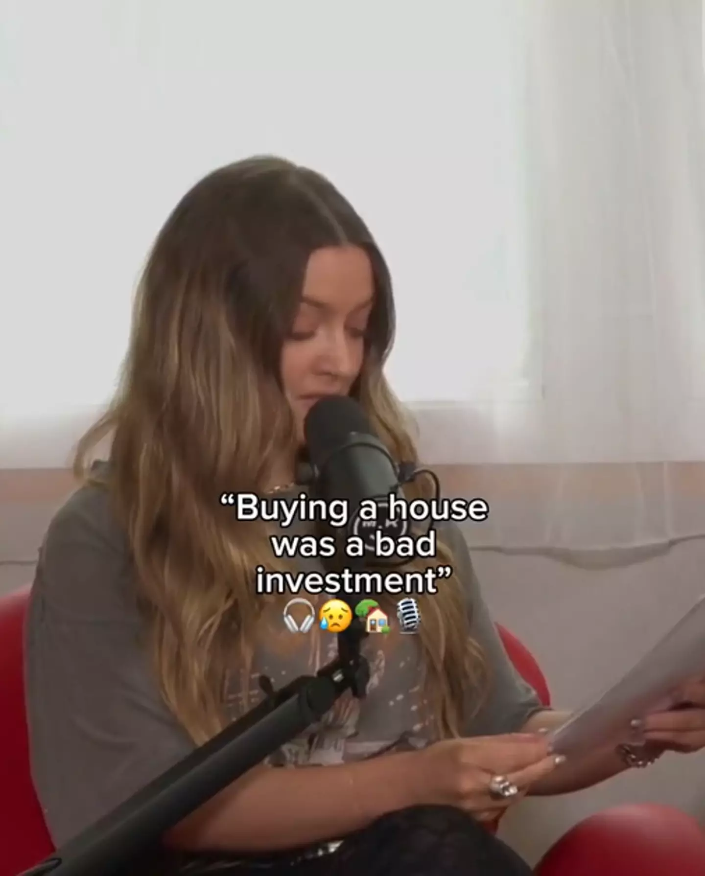 The woman sent in a letter to talk about her nightmare house to Sal & Al. Credit@ TikTok/ @twobrokechicks