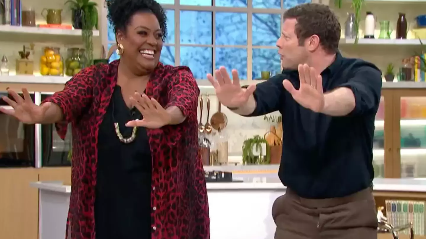 This Morning Fans Spot Awkward Wardrobe Blunder On Dermot