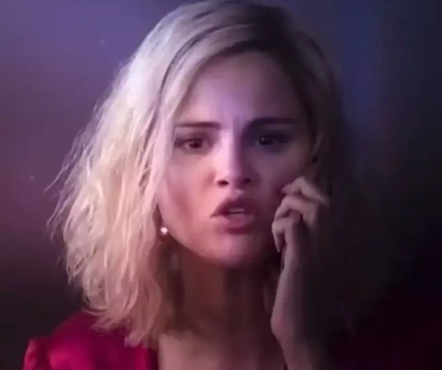 Her character breaks the fourth wall (Netflix)