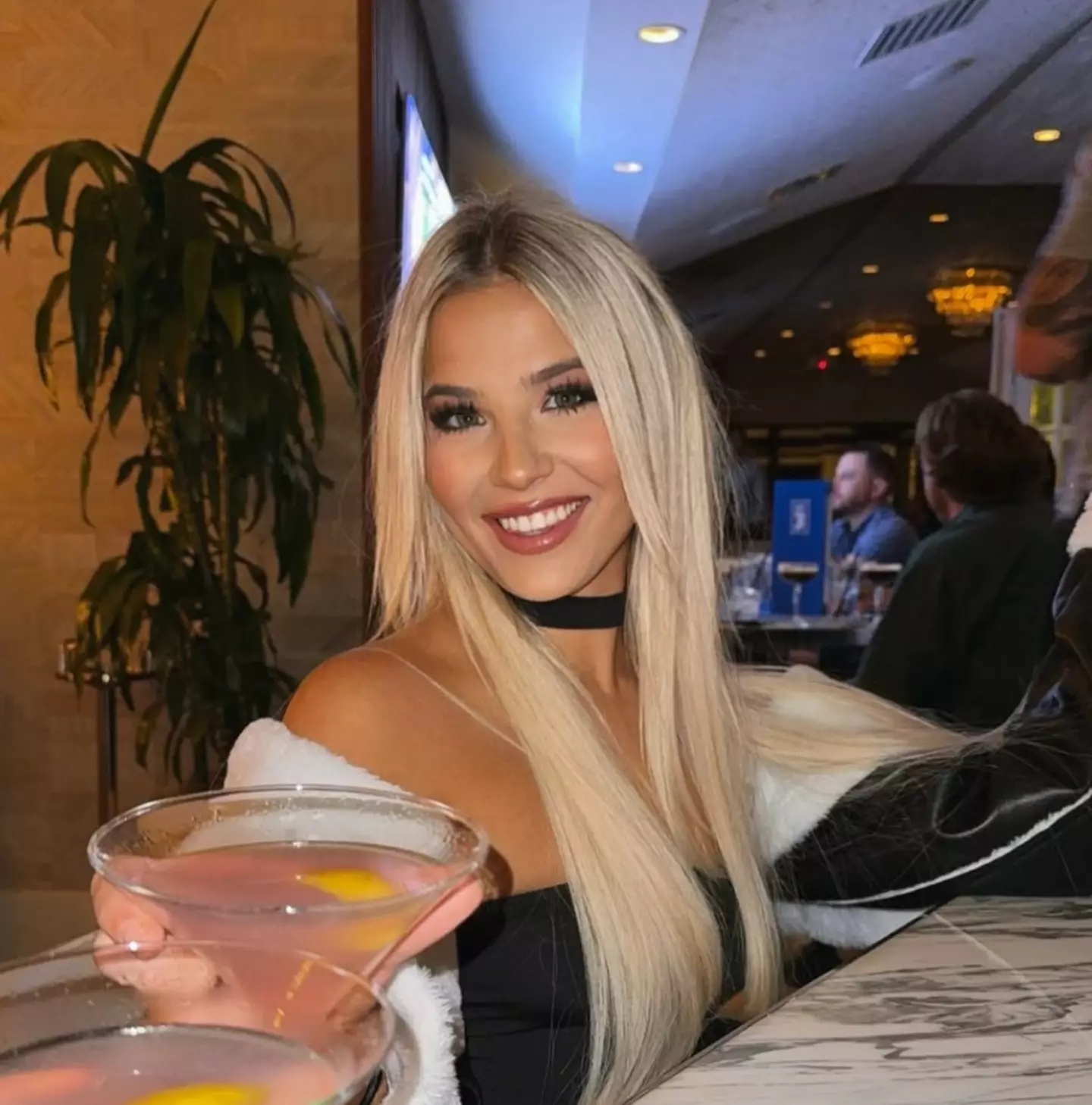 Savannah Miller recalled the odour smelling like a ‘rat crawled inside her’ (Instagram/@savannahcmiller)