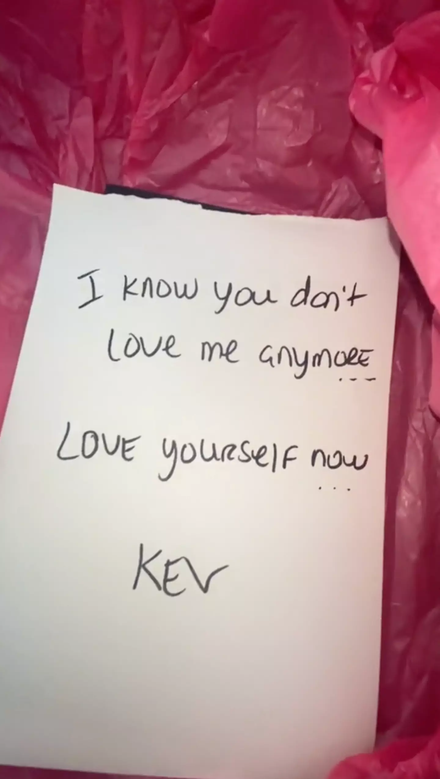 He included a handwritten note alongside the gift.