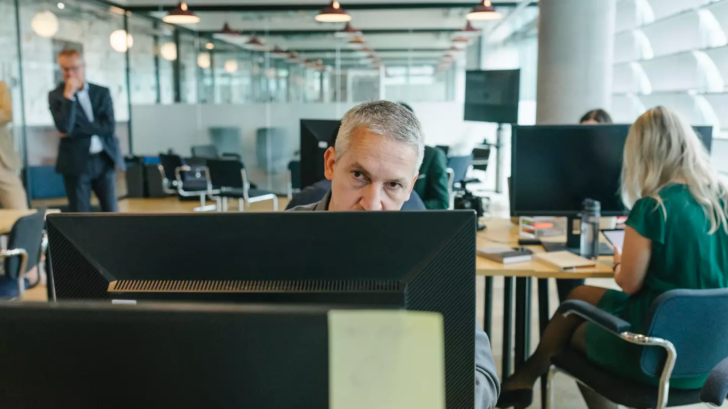 Dangerous ‘quiet cracking’ trend at work you might be experiencing without realising