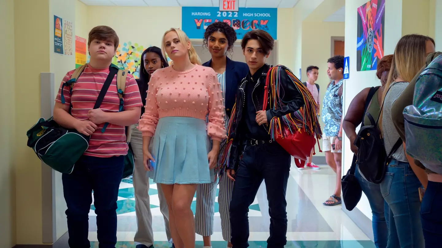 Netflix viewers are loving Senior Year, which appears to be the high school movie to end all high school movies.