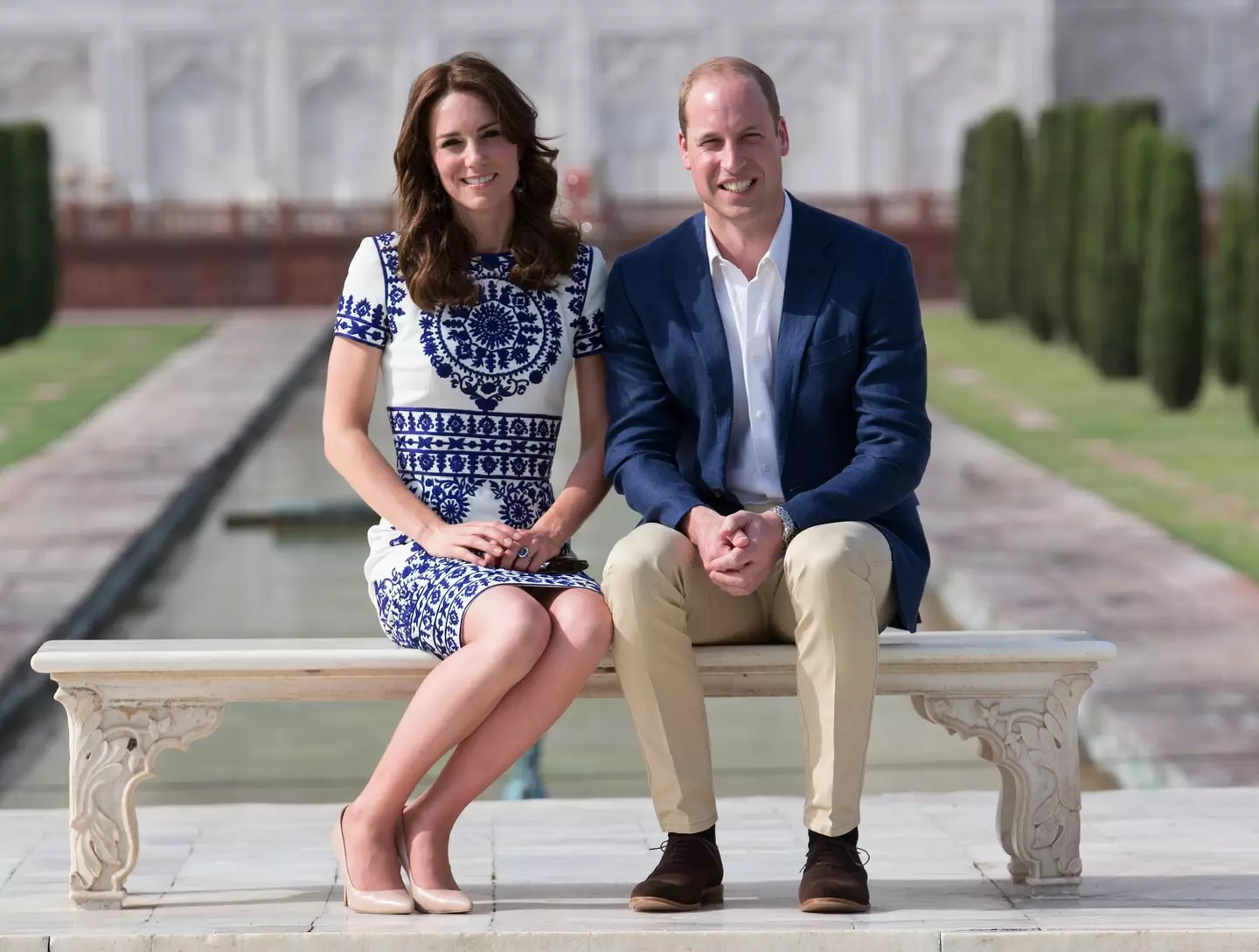 Prince William and Kate Middleton pose in front of the Taj Mahal on April 16, 2016 in Agra, India. (Photo by Samir Hussein/Pool/WireImage)