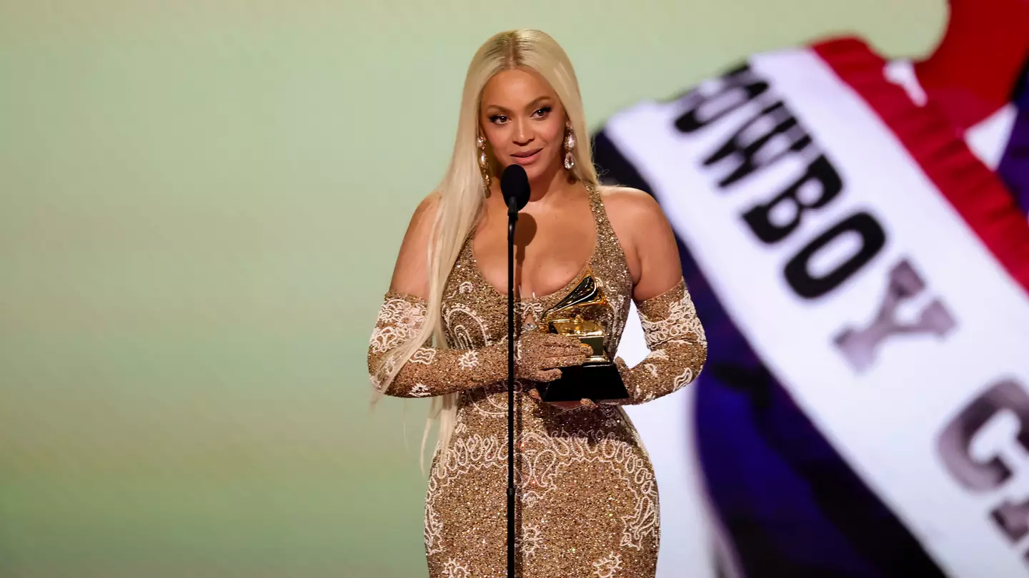 Grammys viewers spot singer's 'fuming' reaction after Beyoncé wins best country album