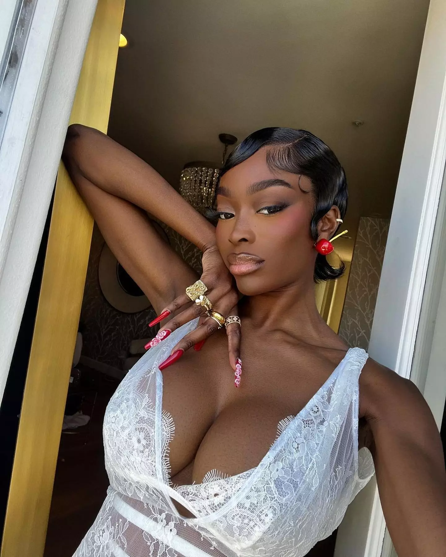 Chelsea shared a cryptic message on Instagram (Instagram/@chelsealazkani)