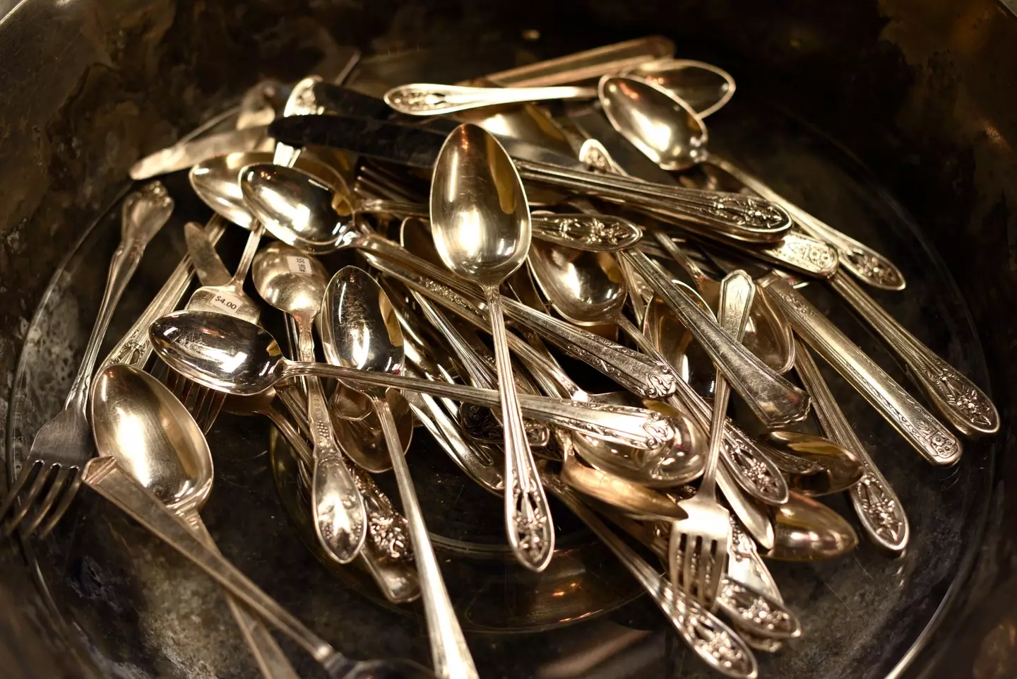 Get your cutlery sparkling (