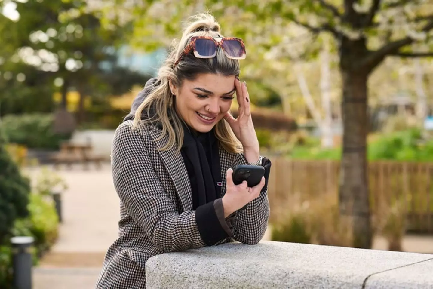 The show debuted a few weeks ago and viewers are already HOOKED (E4)