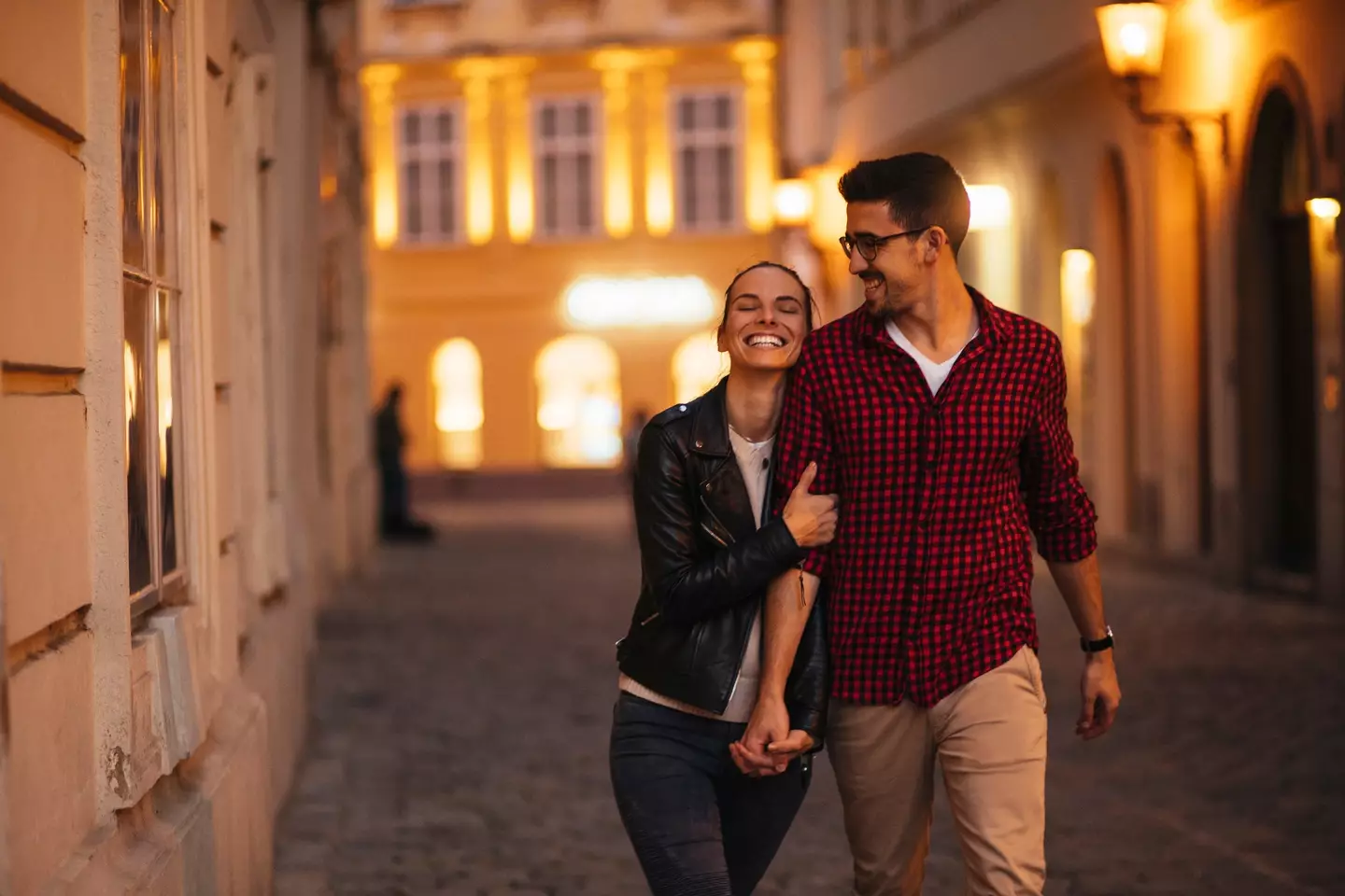 Contra dating could find you love, but it could also find you people you have nothing in common with. (mihailomilovanovic/Getty Stock)