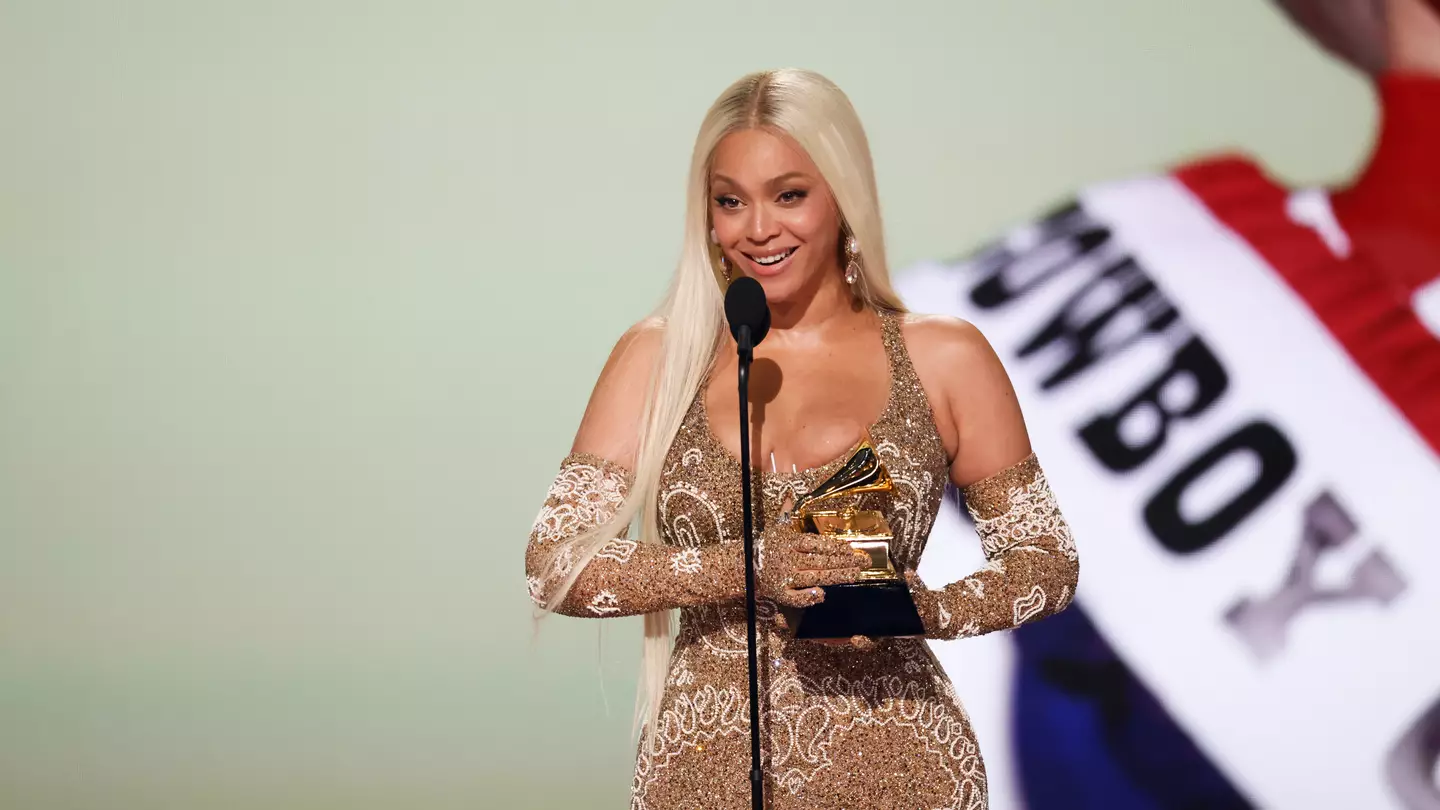 Body language expert breaks down singer’s ‘fuming’ reaction to Beyoncé winning Grammy for best country album