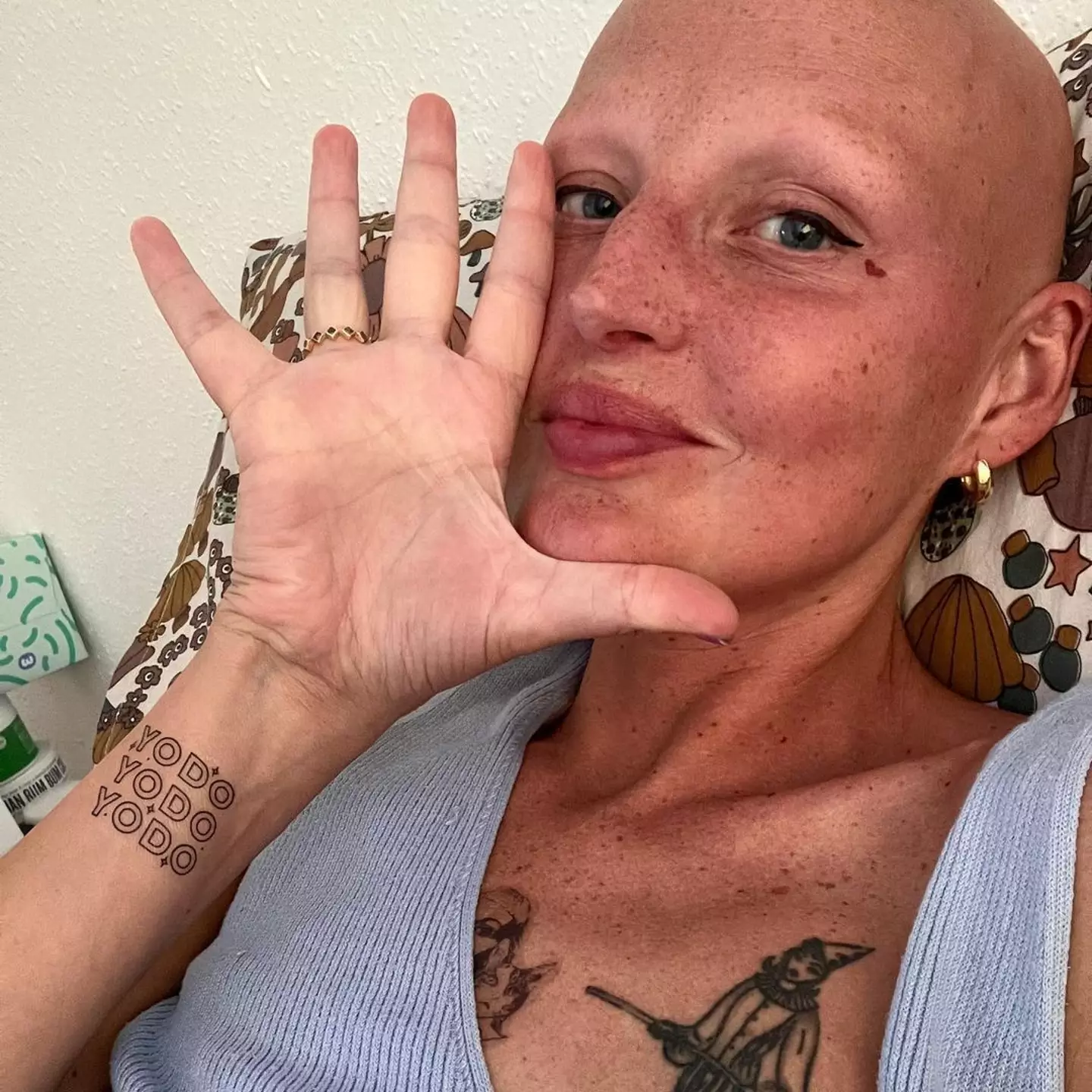 Her charity shared a statement following her passing. (Instagram/@howtoglitteraturd)