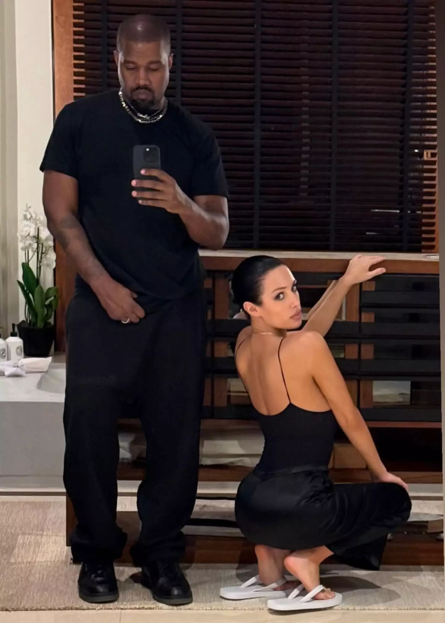 The images left fans feeling confused (Instagram/@ye)