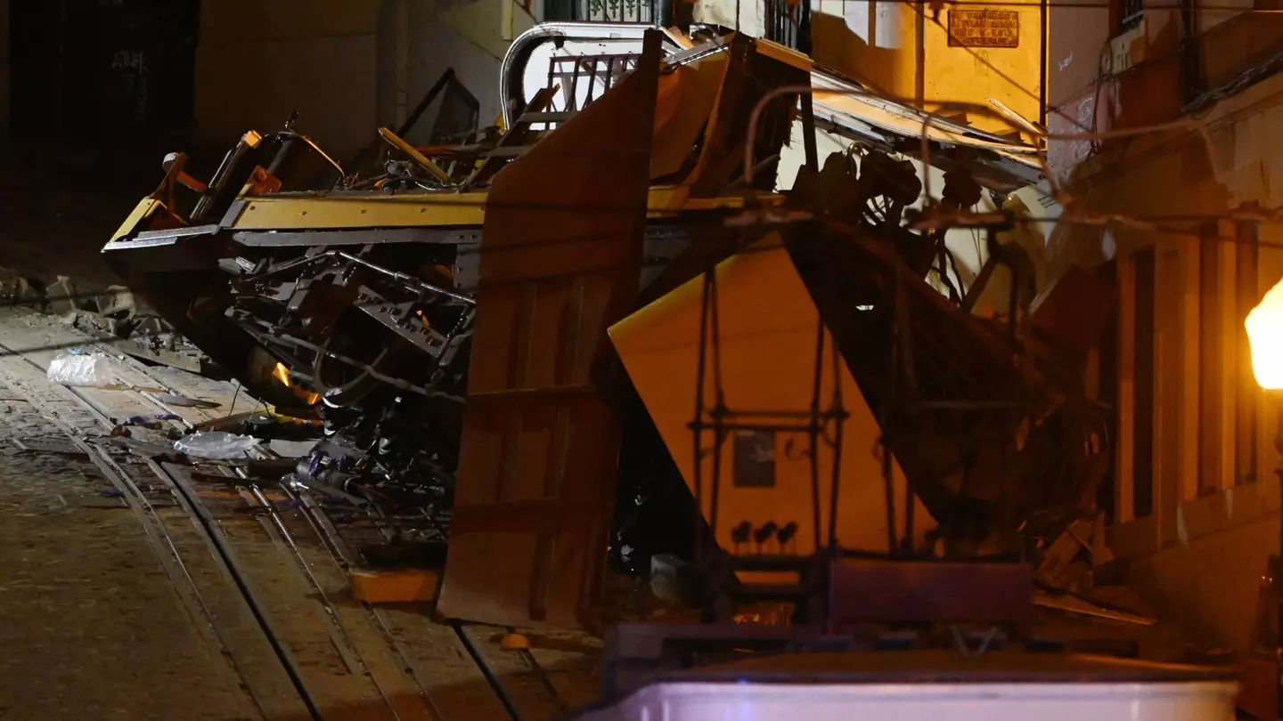 Eyewitness describes what happened immediately after popular tourist attraction in Portugal crashed leaving 15 dead