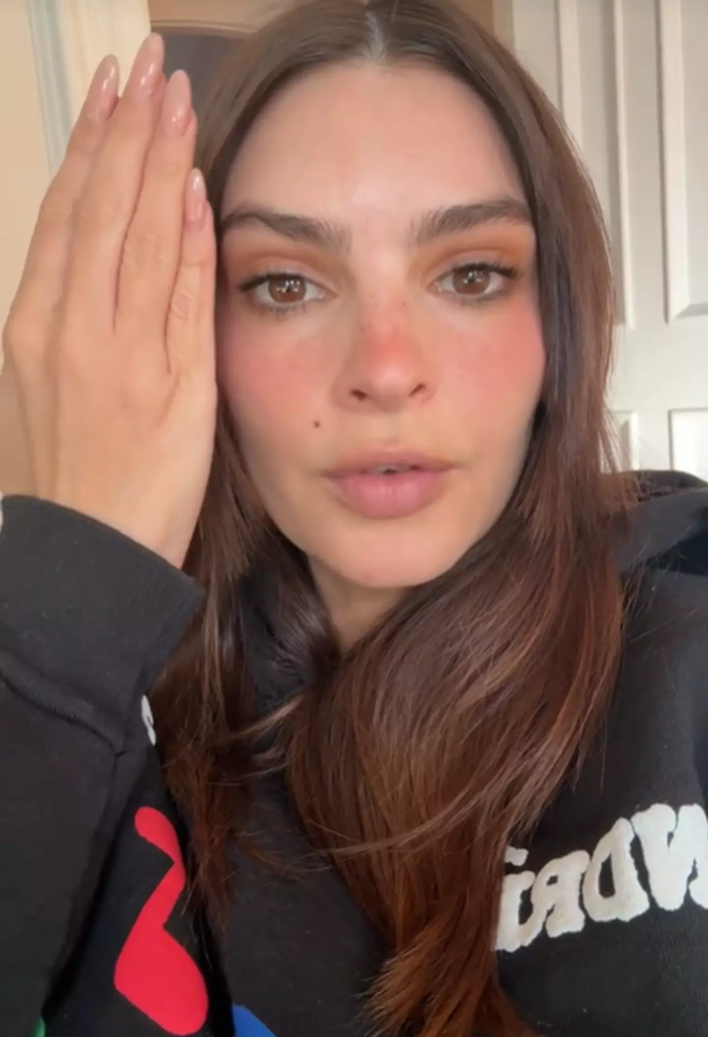The model debuted her latest look (tiktok/@emrata)