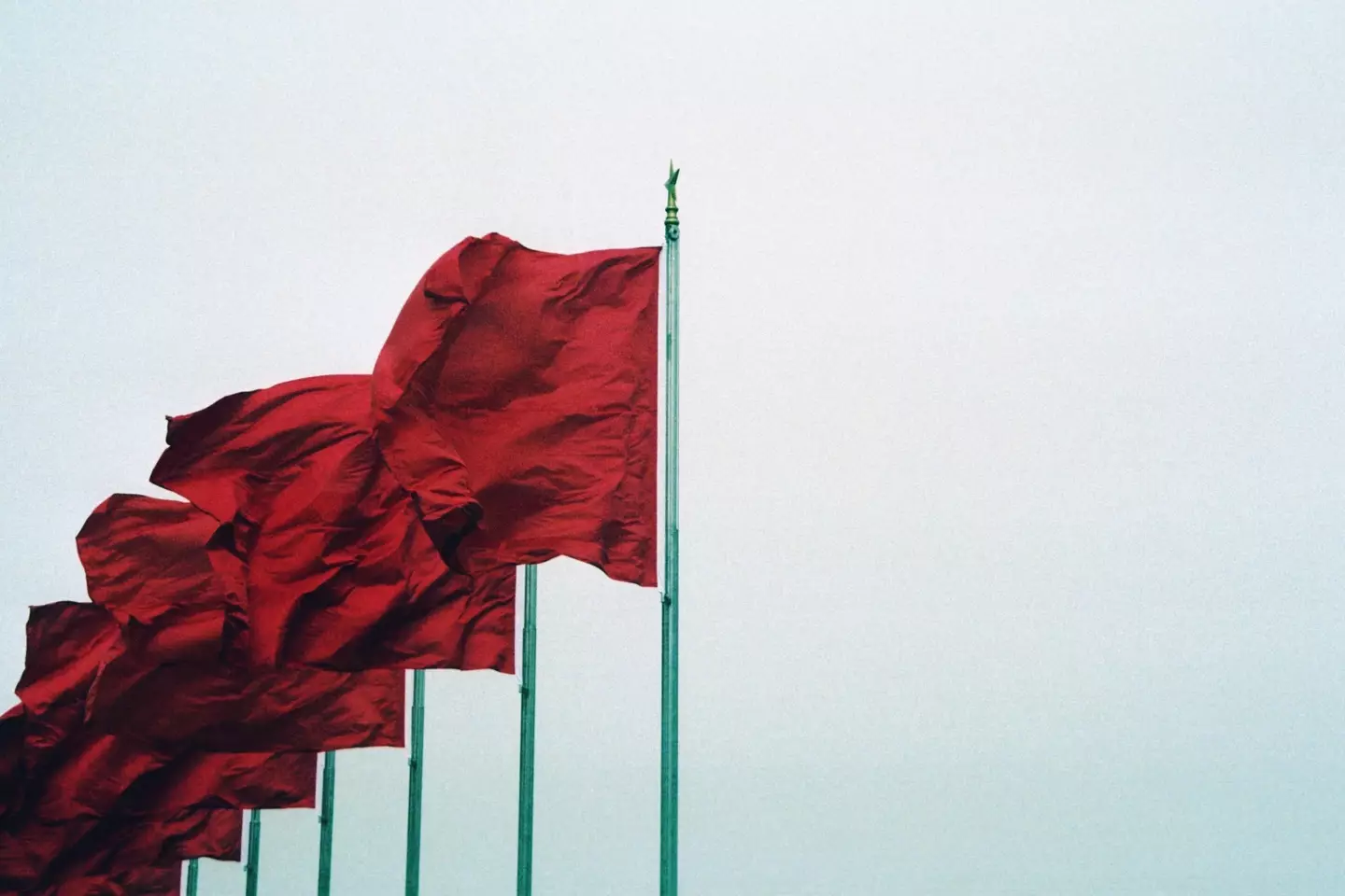 Some people struggle with red flags in relationships (