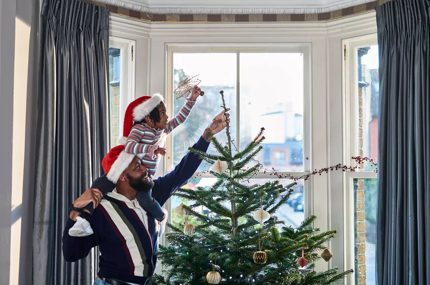There's one risk that comes with a real Christmas tree (10'000 Hours/Getty)