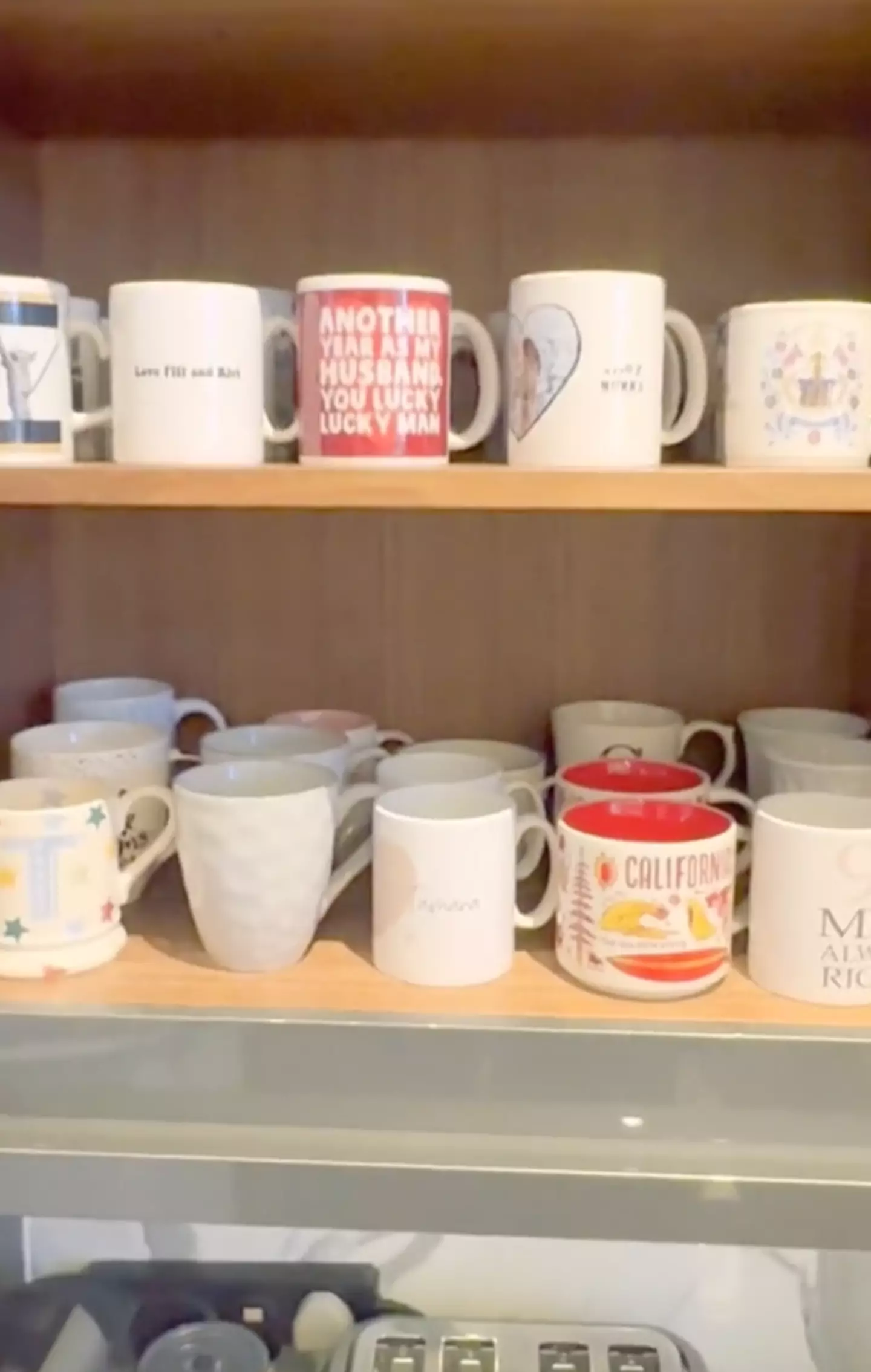 People found the mug collection hilarious.