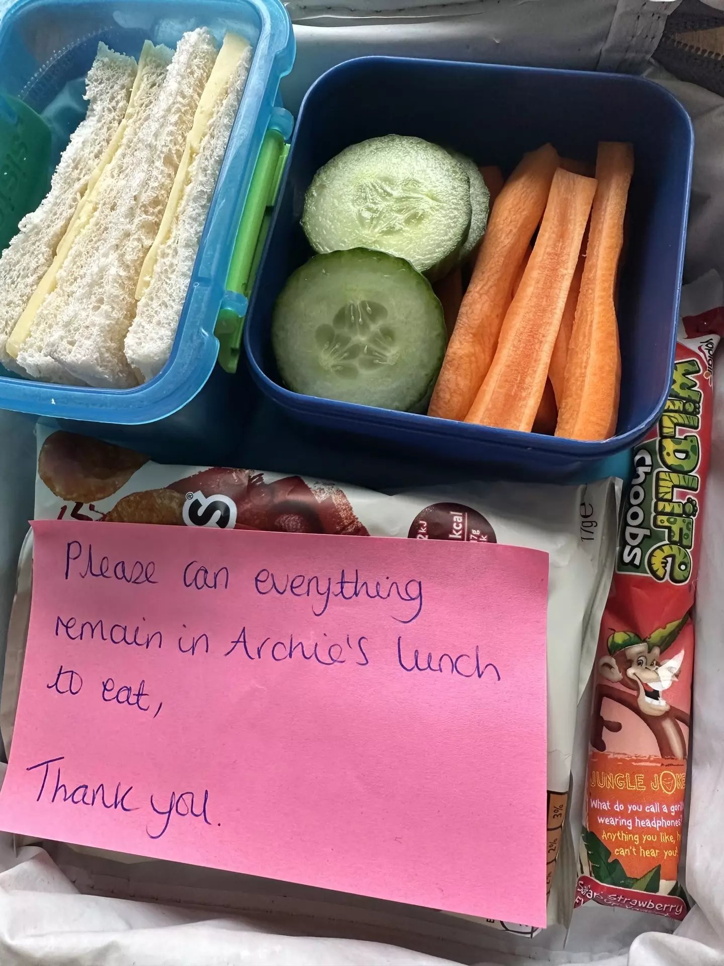 The mum returned the favour with her own note.