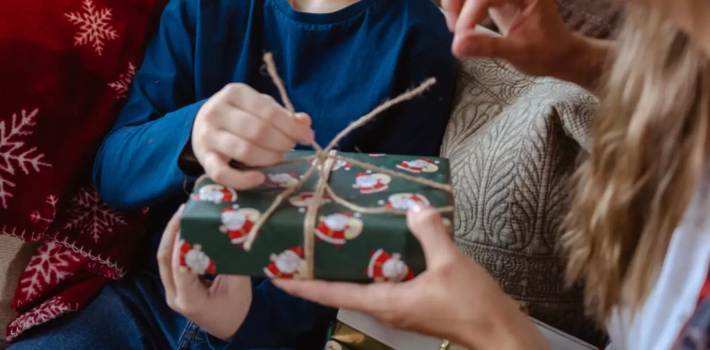 Try the 'scrunch test' before you recycle your wrapping papper (Getty Stock Image)