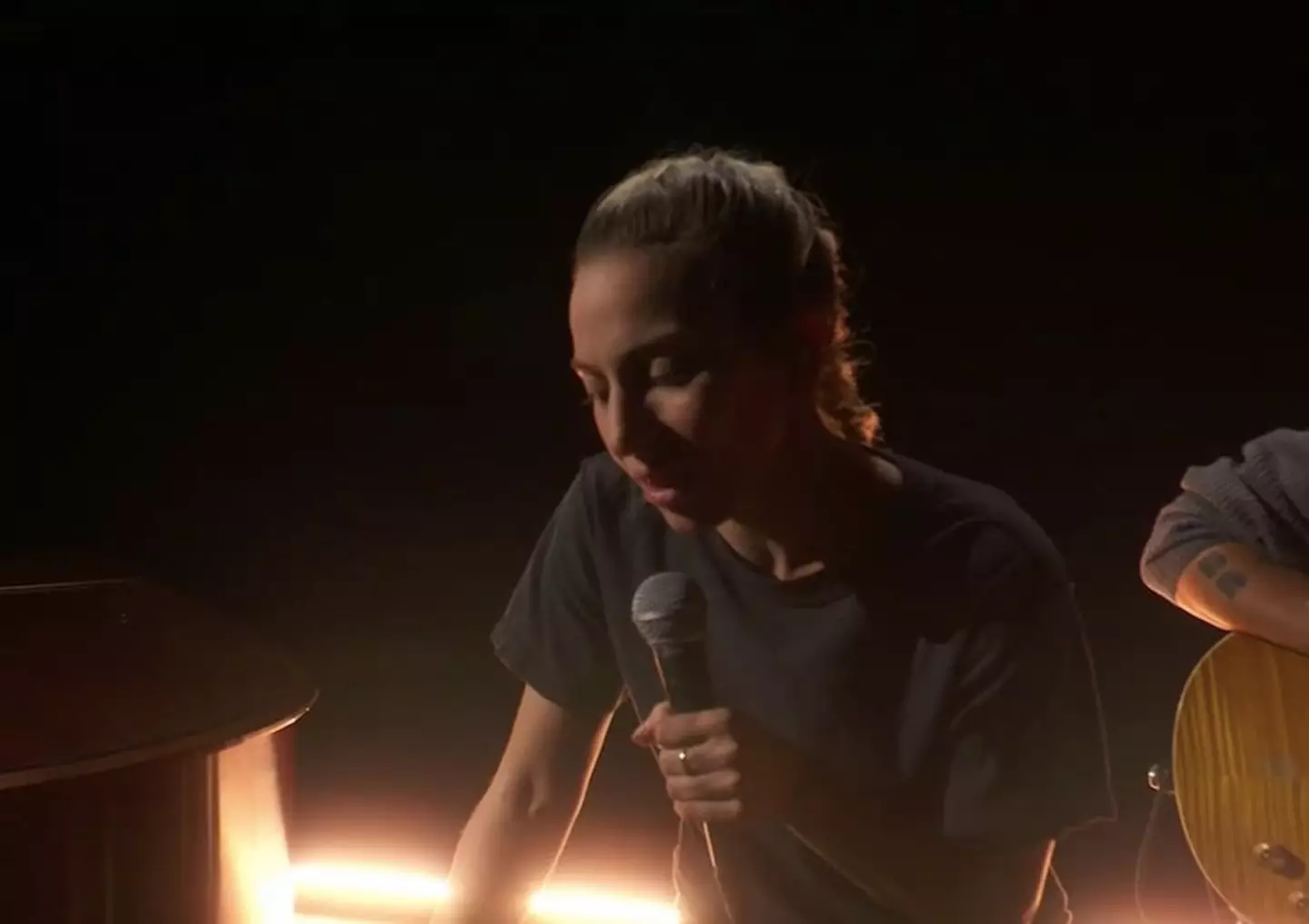 Lady Gaga performed a stripped back version of 'Hold My Hand' at the Oscars.
