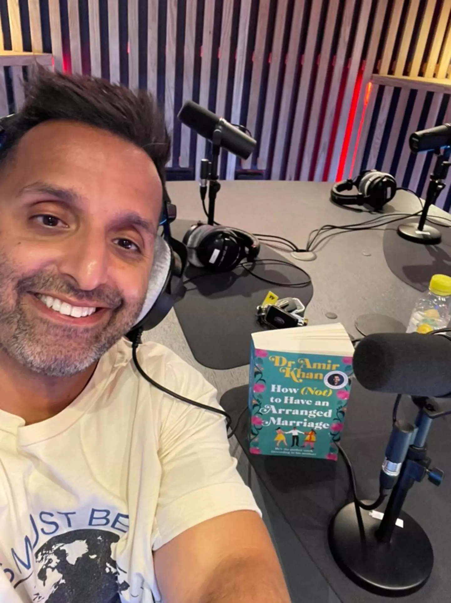 The GP has said that breathing exercises, hot baths, and meditations may help to reduce cortisol levels (X/dramirkhangp)