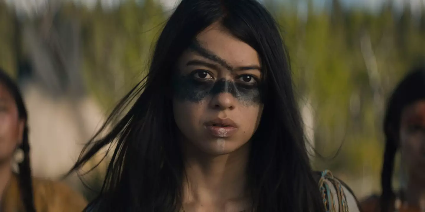 Amber Midthunder stars as Naru on Prey.