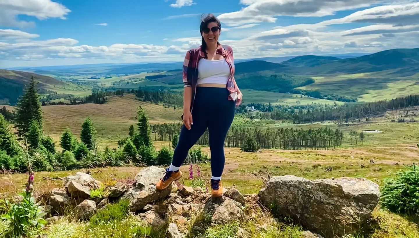 Allora found a community of other 'late bloomers' online.