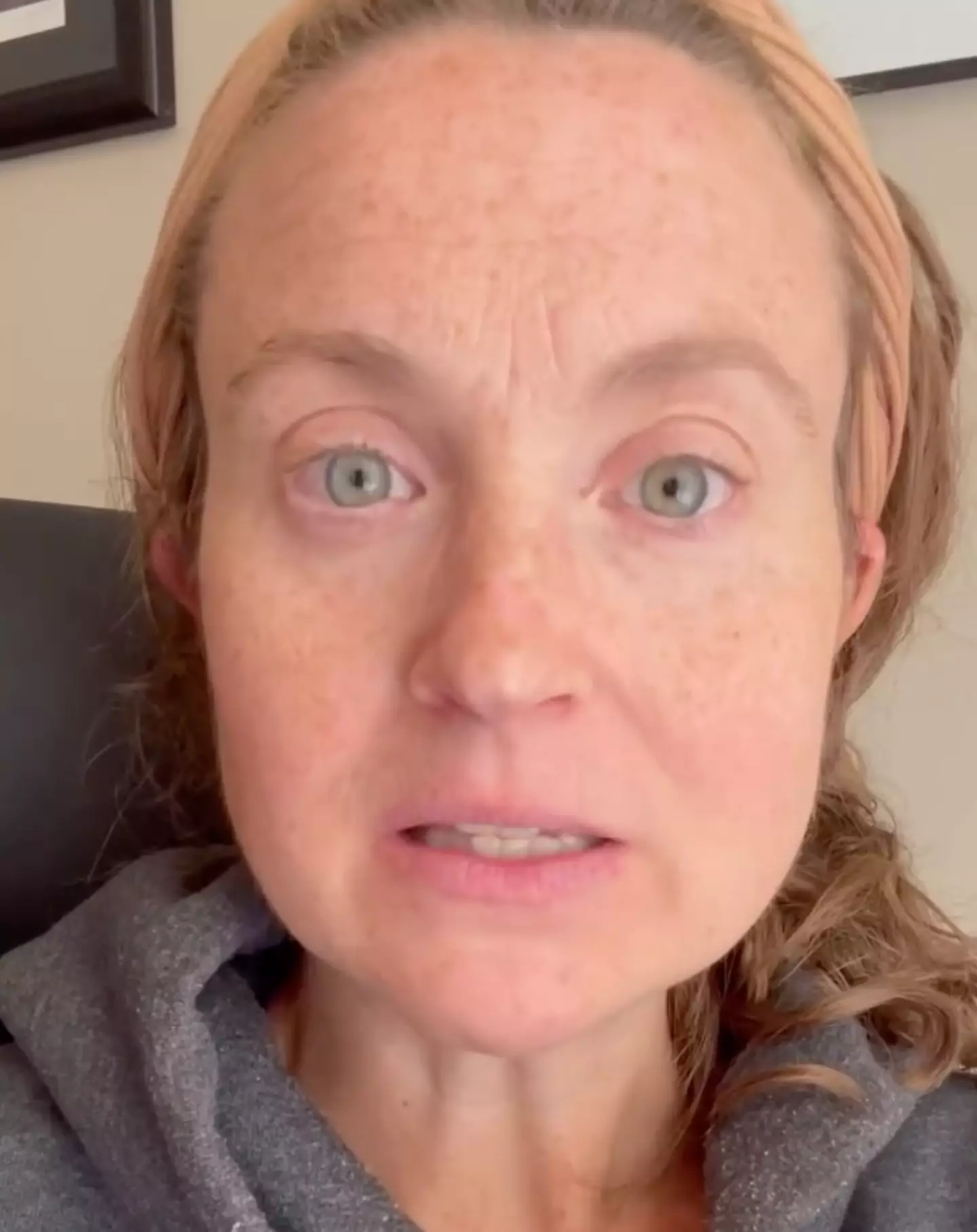 A hospice nurse and end-of-life coach shared her experience with deaths around the Christmas holiday period (Instagram/@death.care.coach)