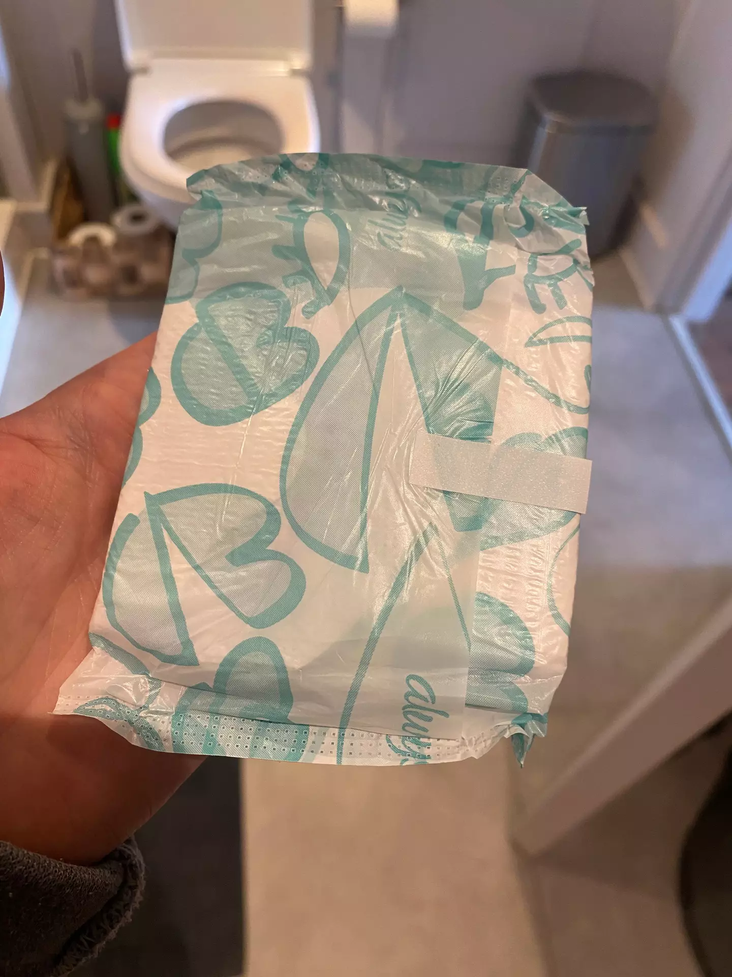 You may have been putting on a pad wrong this whole time. (Tyla)