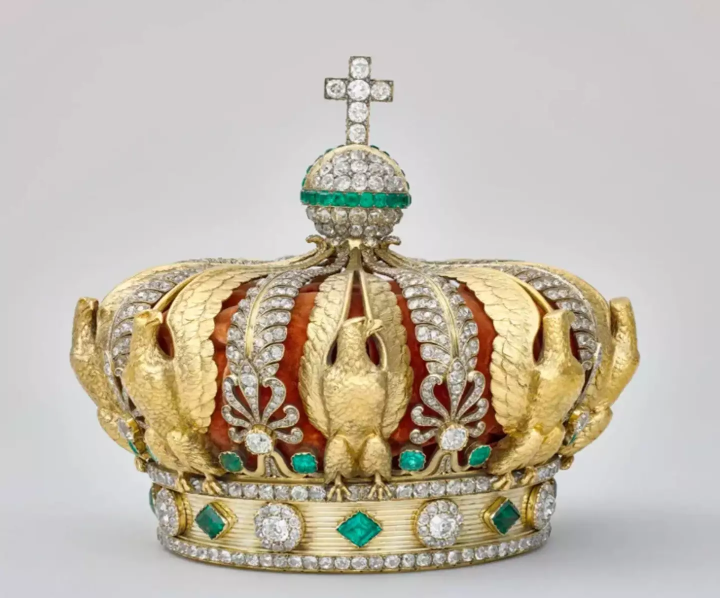 The thieves stole nine items during the seven-minute strike (Louvre Museum)