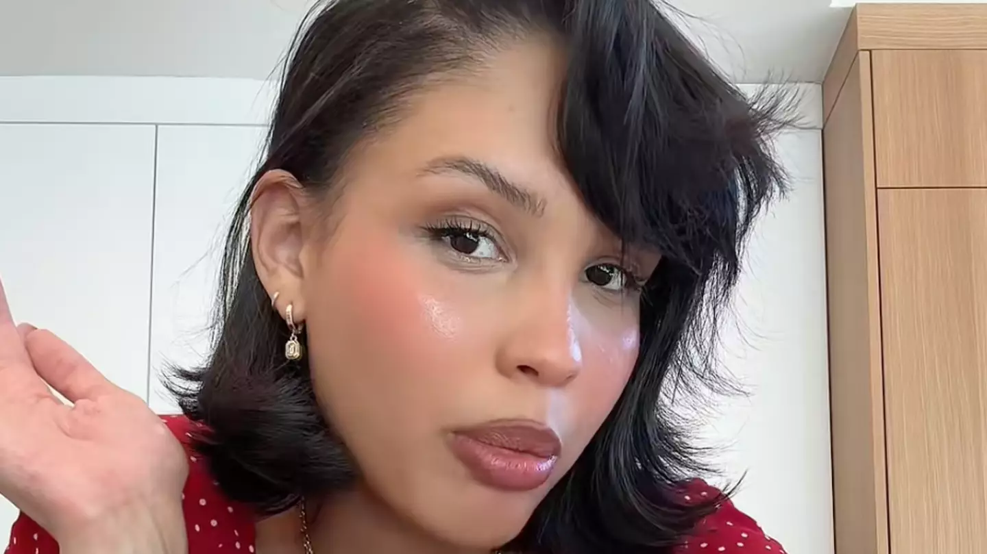 TikTok star Nara Smith reveals her husband doesn’t let her drive and people have praised him