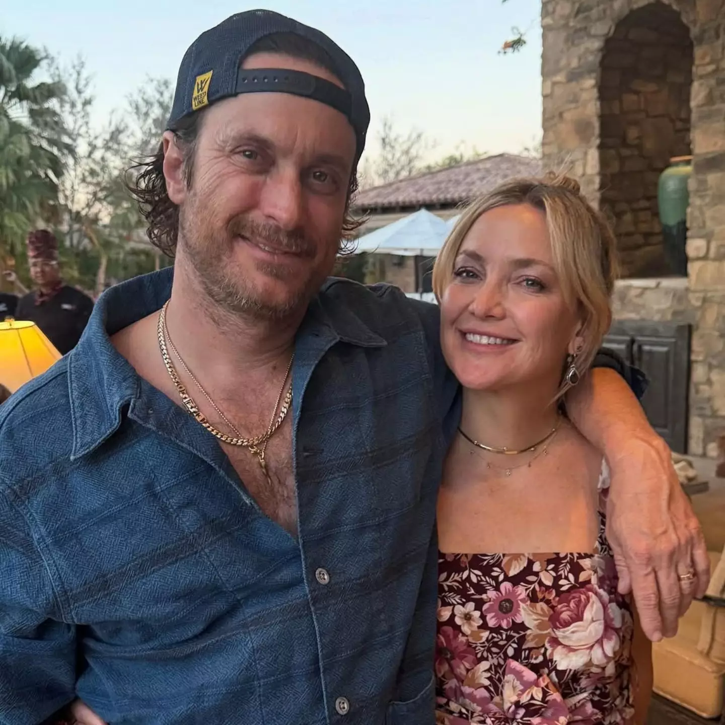 Kate Hudson's older brother, Oliver, is starring in a new festive Netflix film (katehudson/Instagram)