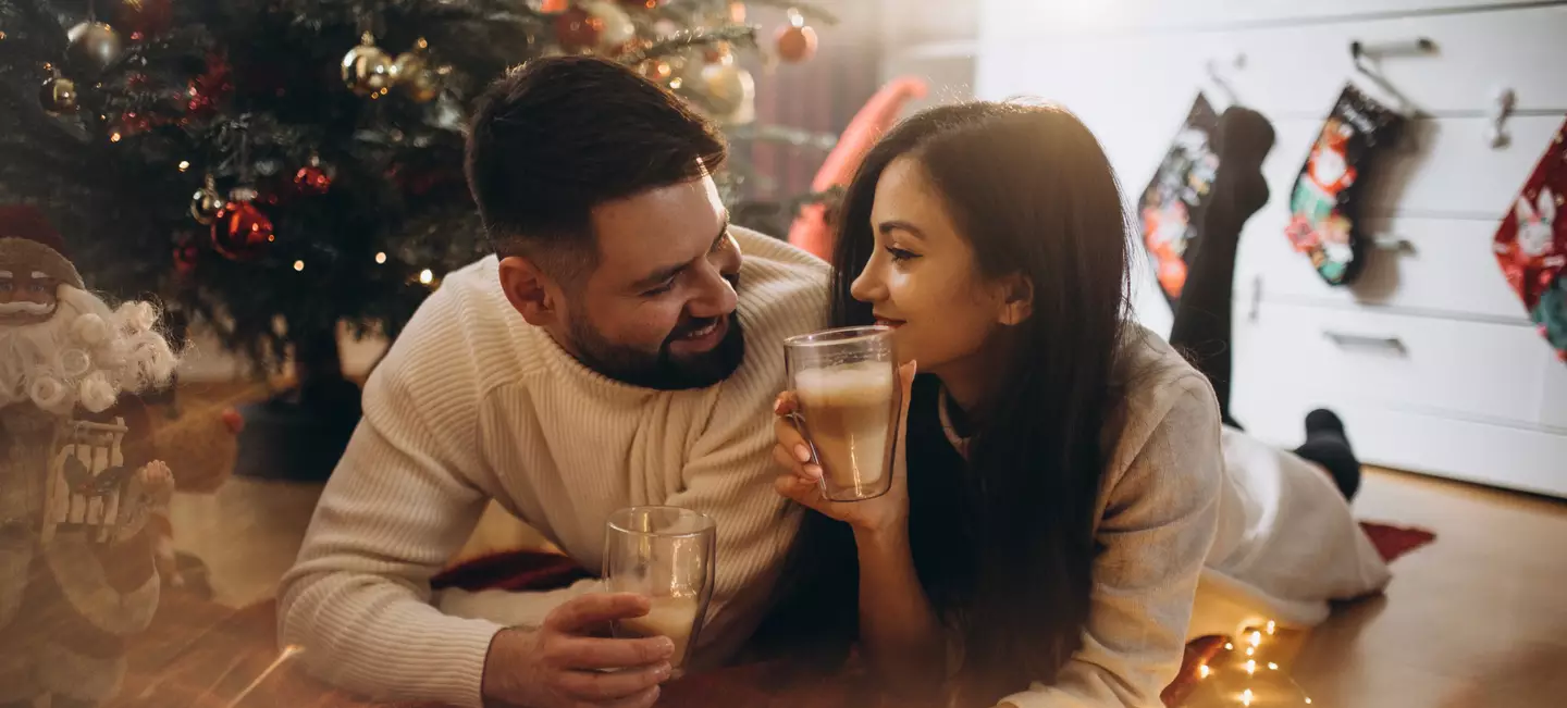 Dating could just be a Christmas thing according to a new trend (Getty Stock Images)