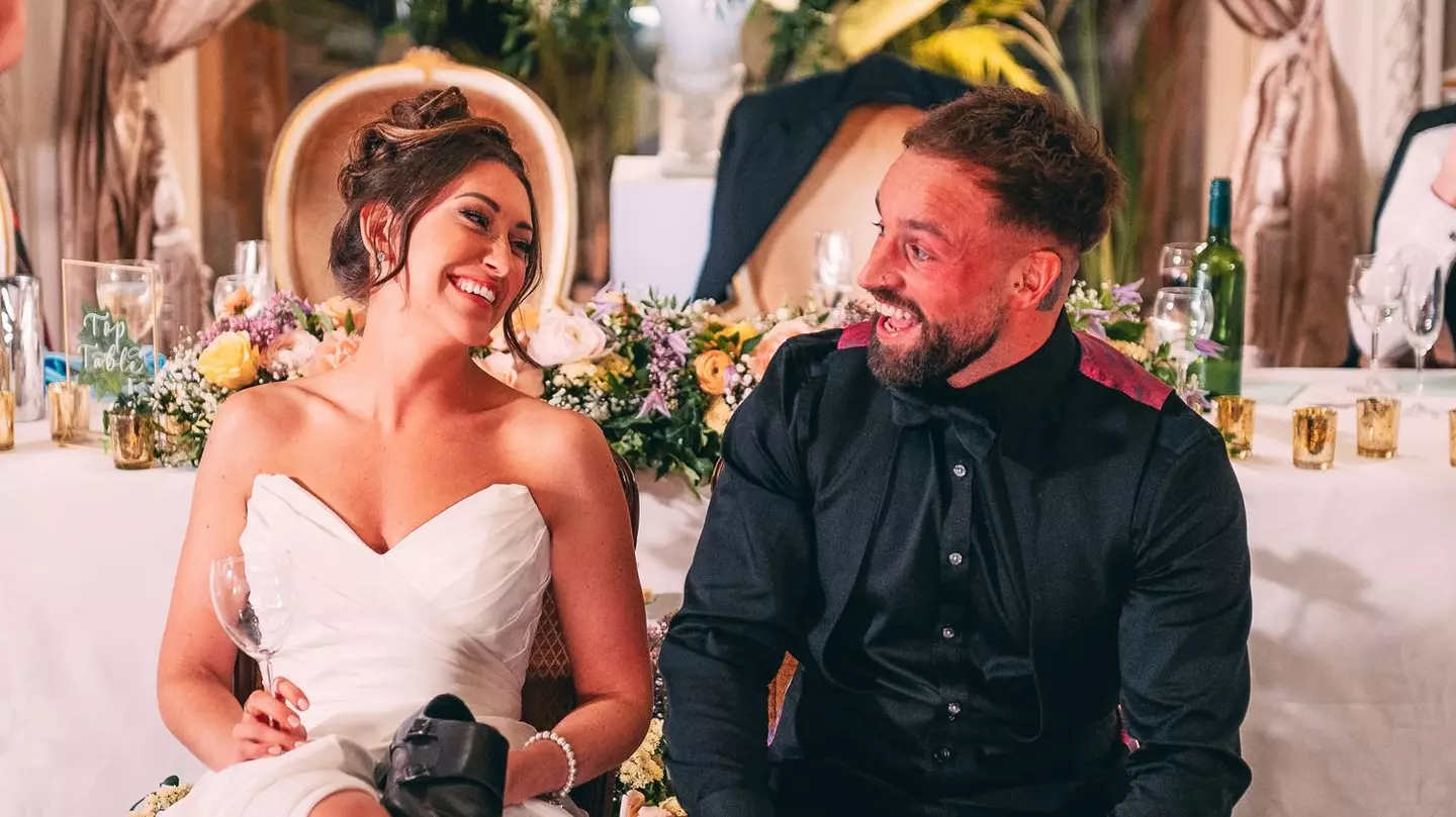 Hannah has been coupled up with Stephen (E4)