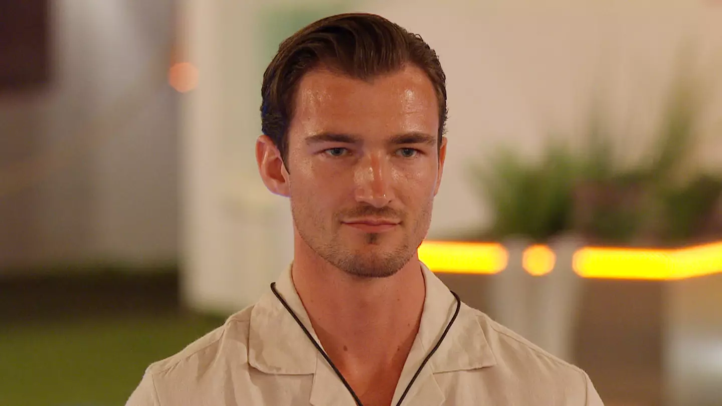 Love Island Fans Are Just Finding Out Brett Staniland Has An Identical Twin Brother