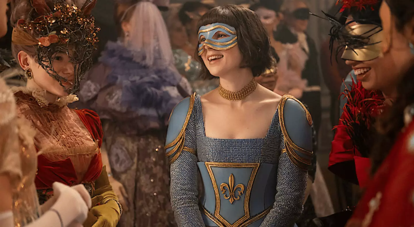 Claudia Jessie stars as Eloise in Bridgerton (Netflix)