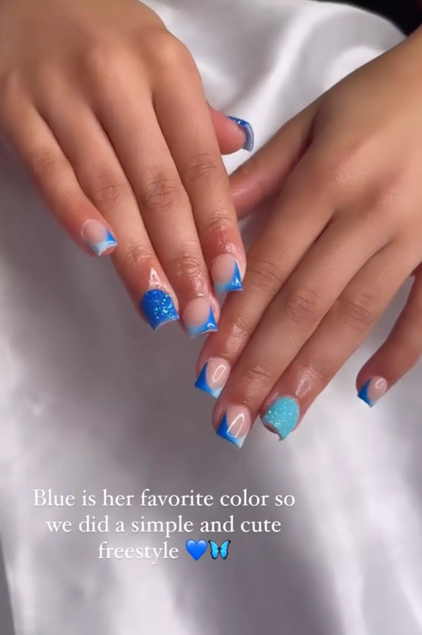 Many people praised the talented mum's 'pretty and age-appropriate' nail design.