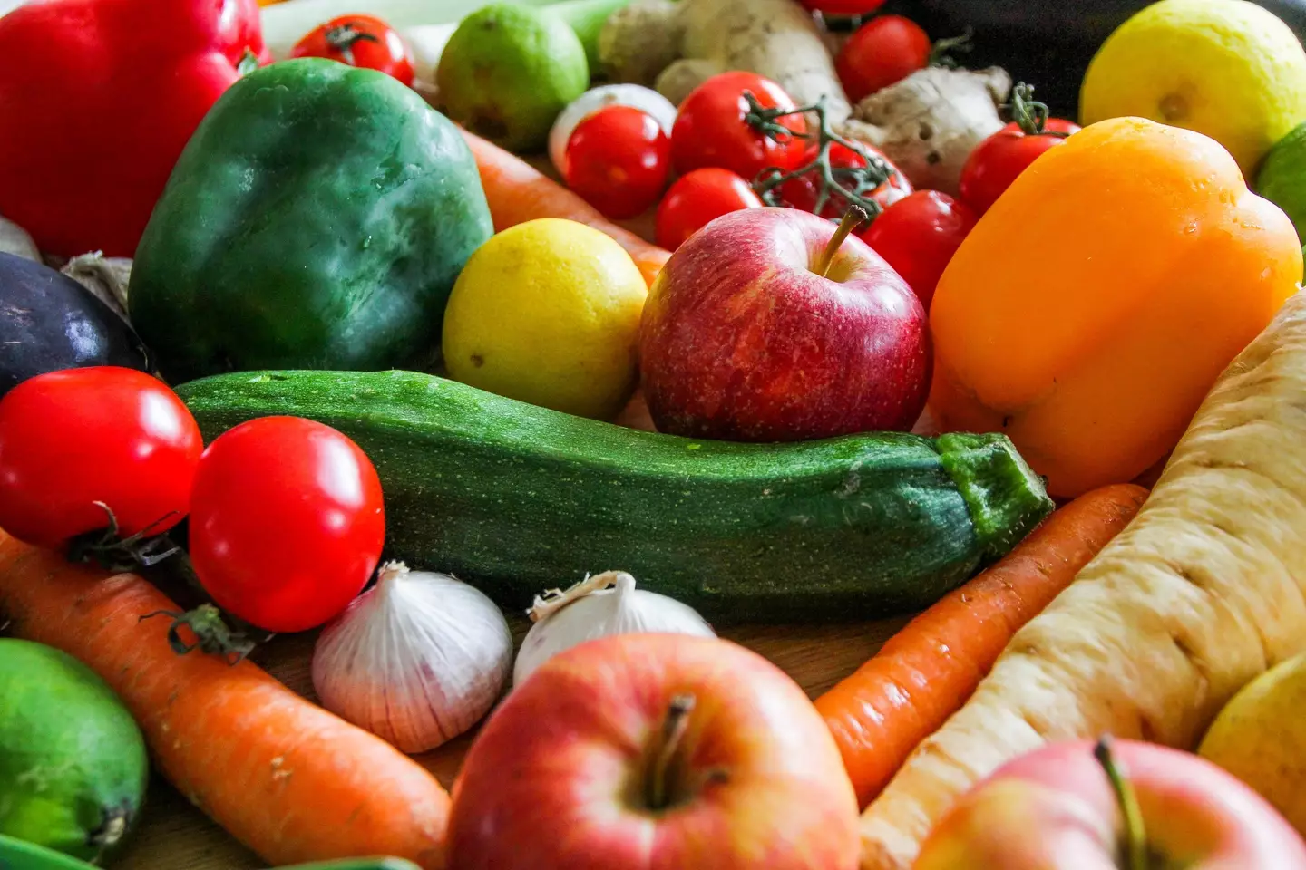 Do you ever bother washing your fruit and veg? (Kinga Krzeminska/Getty Images)