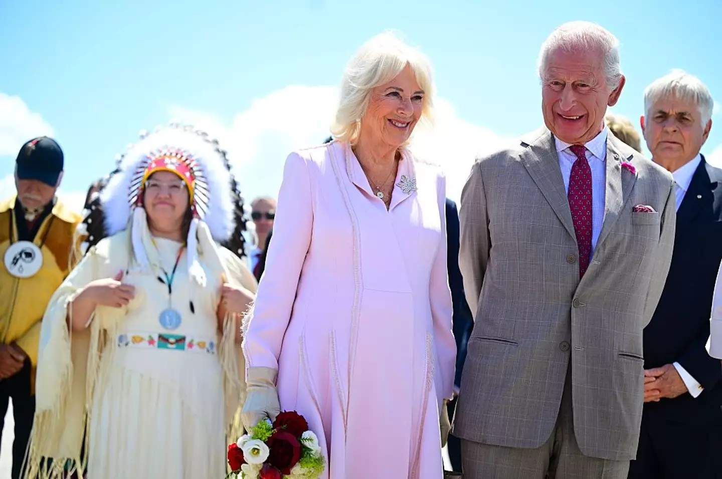 The Queen donned a pair of thick leather gloves during her Canada visit (Pool / Pool / Getty Images)