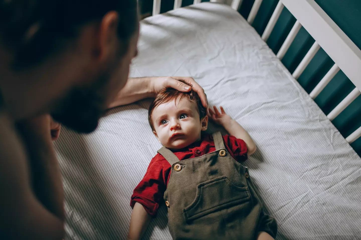 New guidance from the American Academy of Pediatrics (AAP) has advised parents to ensure that baby sleeps in a “bare” area.