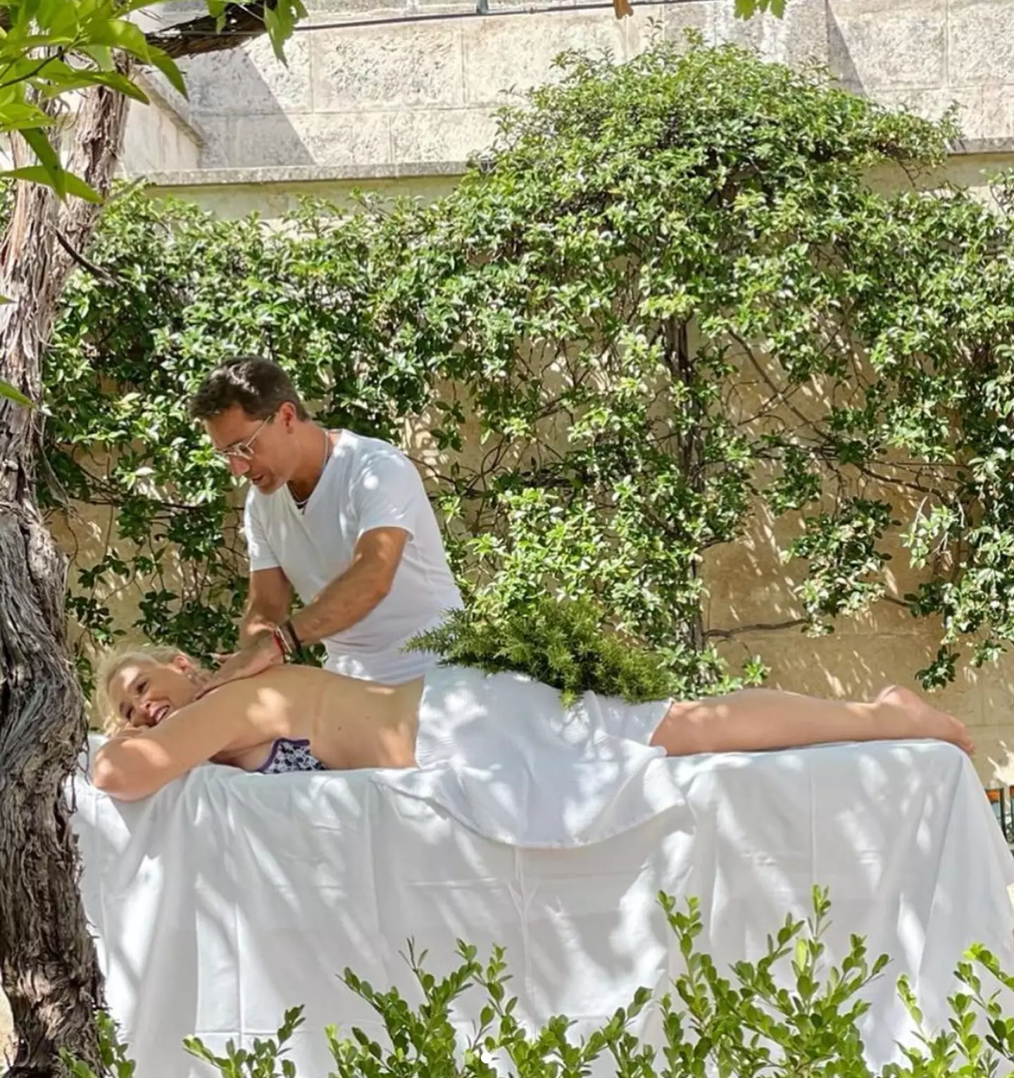 Gino D'Acampo gave is wife Jessica a massage (