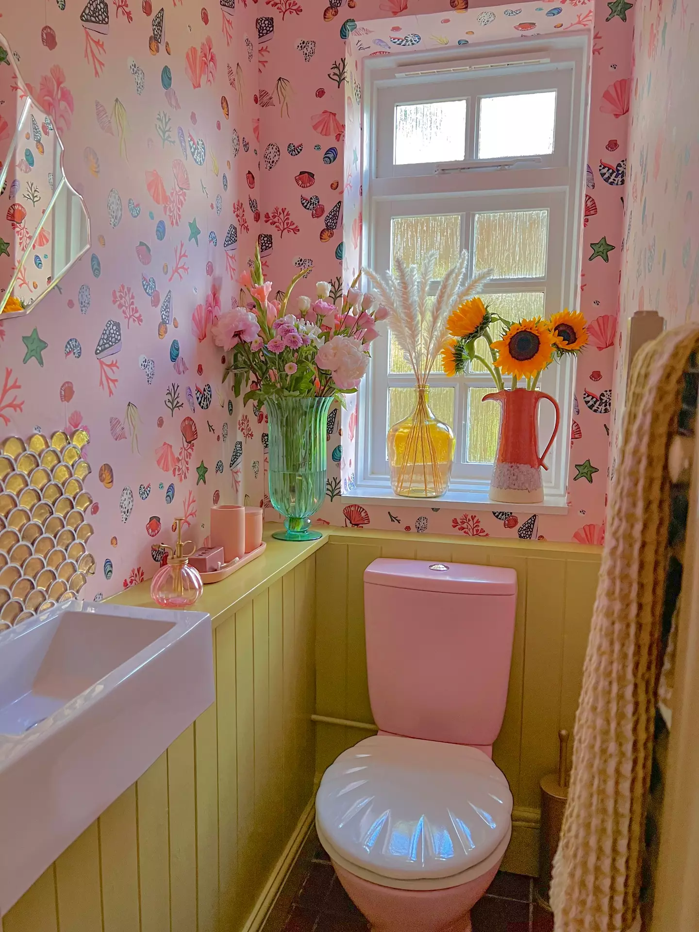 Even the toilet's pink.