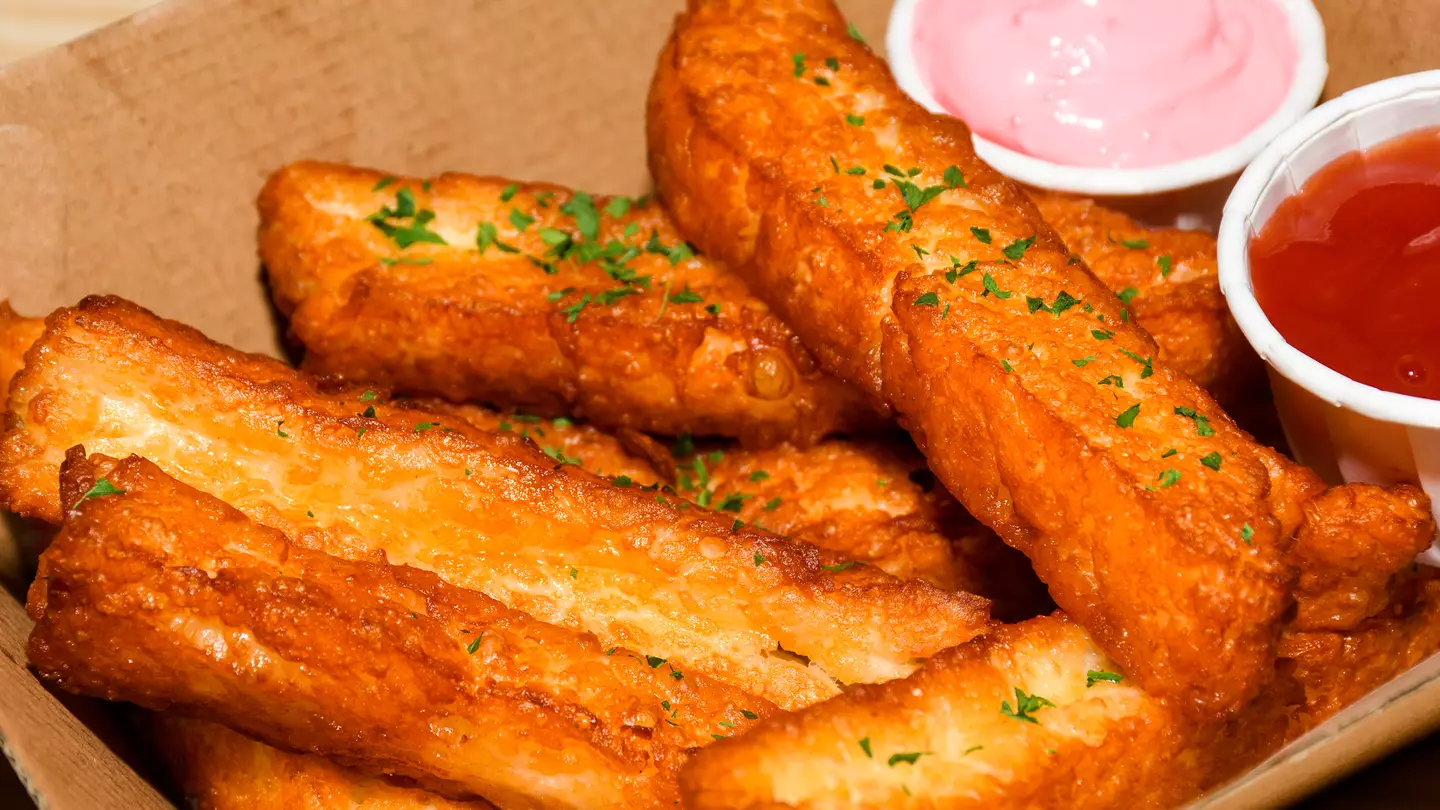 Woman In Hysterics Over 'Halloumi Fries' Order