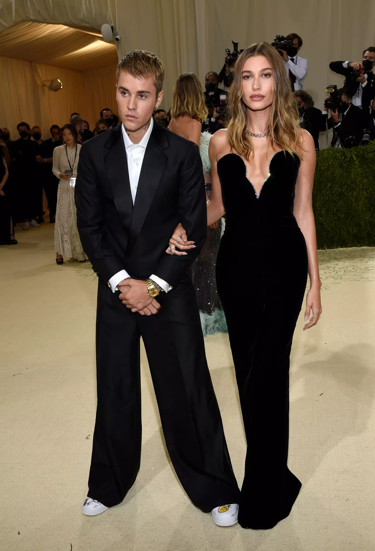 Justin and Hailey Bieber were heckled at the Met Gala (