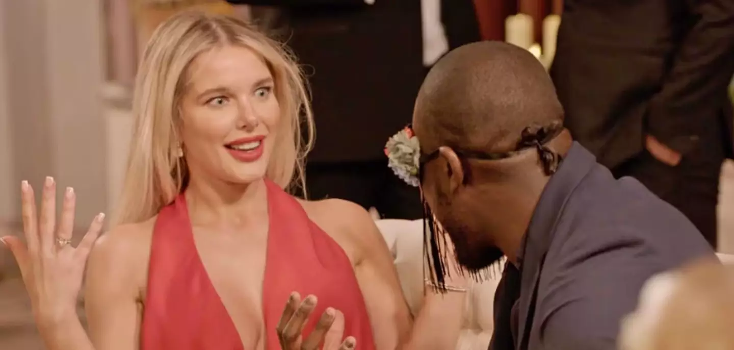 Dating coach Anna Williamson advised Helen on her 'chat'. (Channel 4)