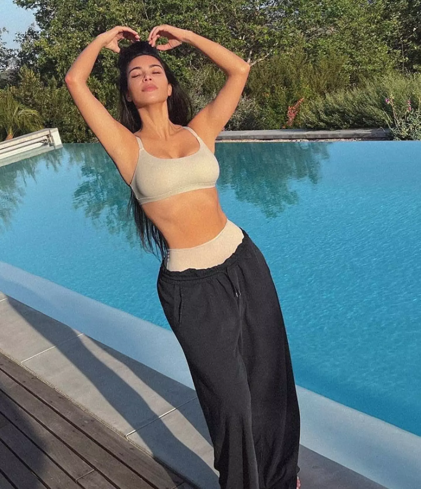 People accused Kim of Photoshopping her belly button (