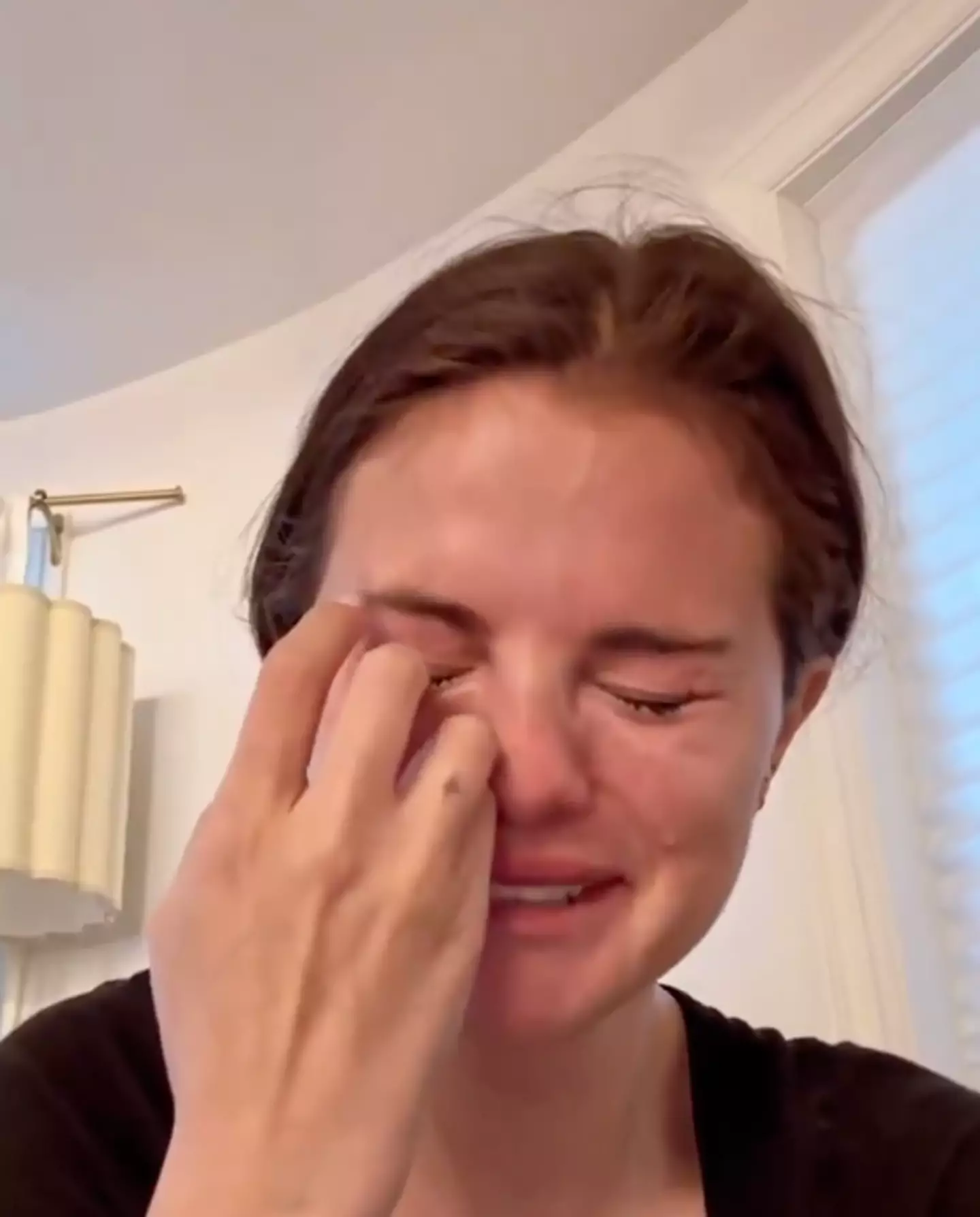 Selena Gomez filmed herself crying (Instagram/@selenagomez)