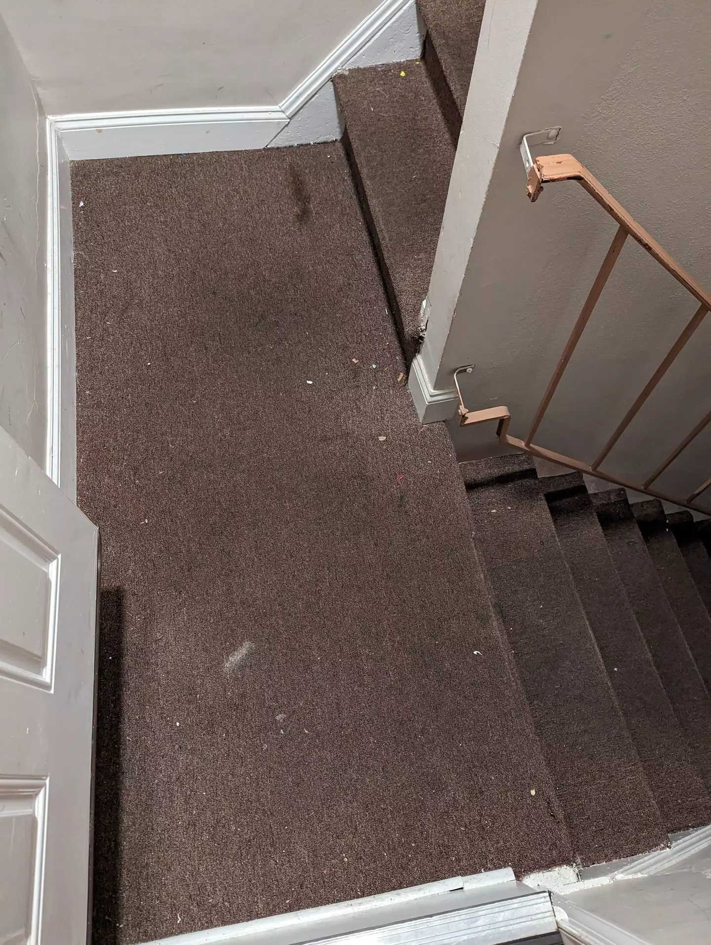 Melanie Rio took to Twitter to share her experiences with a 'filthy' Airbnb property.