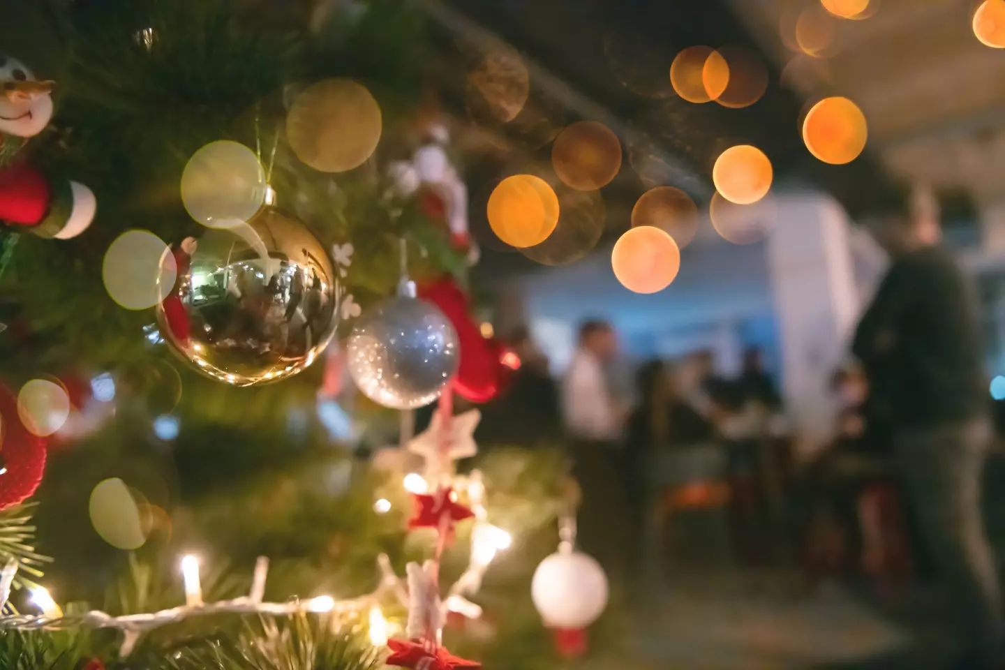 The expert advises you 'keep your wits about you and stay professional' at your upcoming Crimbo work do (.shock / Getty Images)