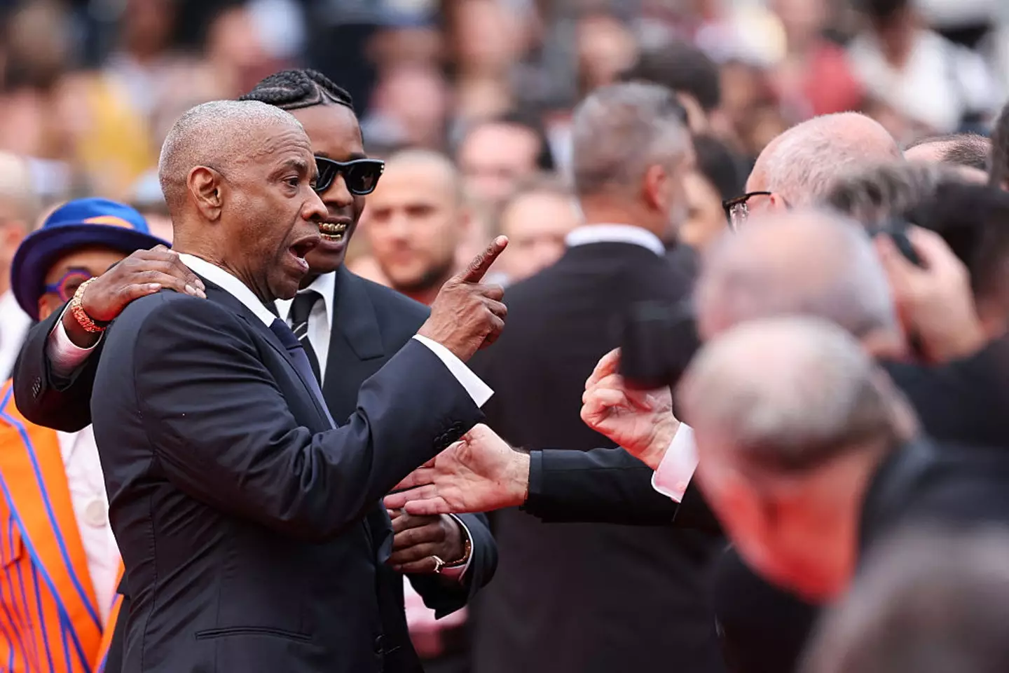 Washington had a pretty heated exchange with a photographer (SAMEER AL-DOUMY/AFP via Getty Images)